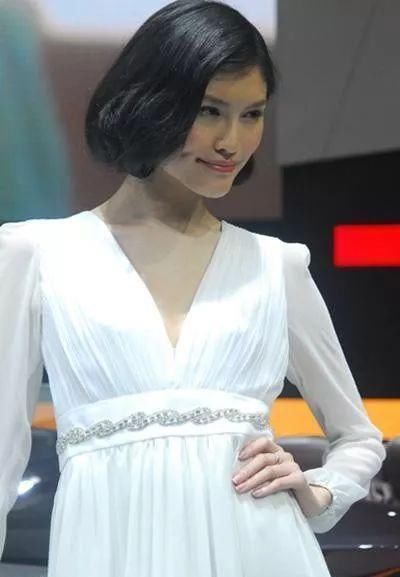 你适合“短发”还是“长发”？主要根据脸型判断，剪错容易毁气质