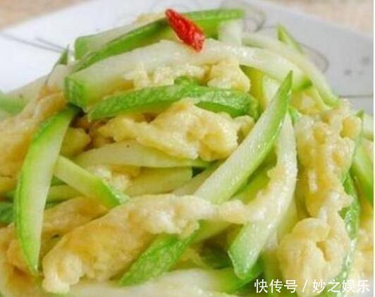 女性过了40岁,常吃三种美食,健脑益智,视力越来越好