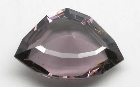 被誉为珠宝界 大熊猫 的塔菲石和香花石有何关系 快资讯