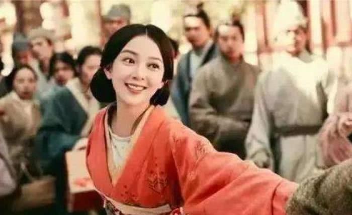 邓艾灭|邓艾灭蜀，在刘禅床下发现1物，终于明白，诸葛亮为啥救不了蜀国