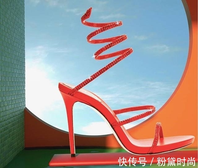 水晶鞋 你的鞋子闪到我眼睛了，请问哪买的？