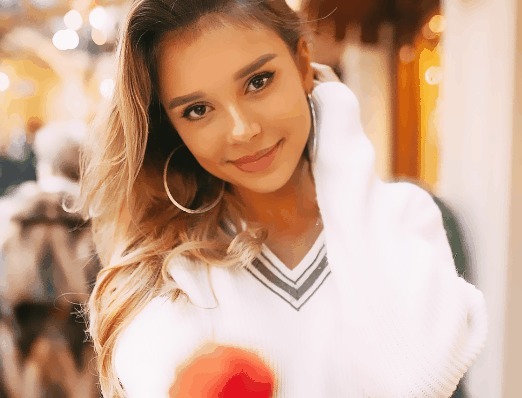 襦裙#“西域美人”哈妮克孜演绎飞天之美,金钗薄纱,皆是神秘之源