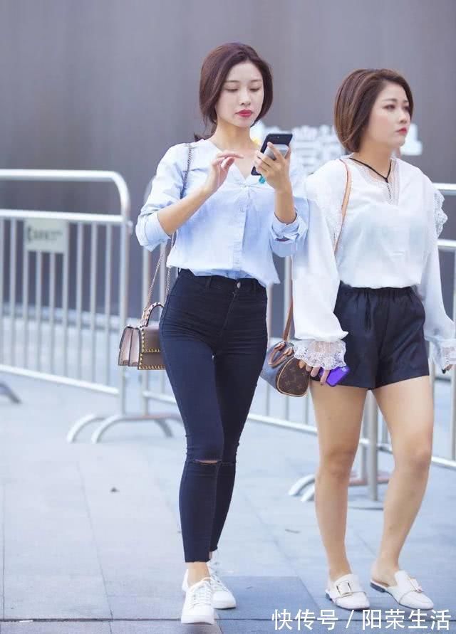 小姐姐 时尚装扮娇小美丽小姐姐配上黑色牛仔裤简直美出天际了
