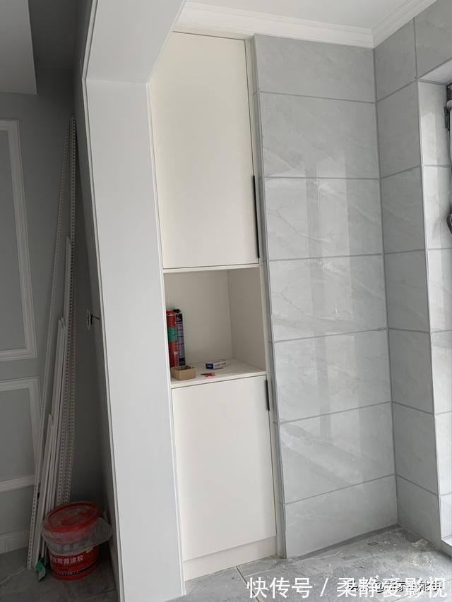 装修|她家装修花了12万,打造网红款电视墙,请木工师傅打柜子很喜欢