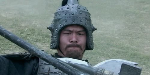 华雄|华雄曾打得诸侯们瑟瑟发抖,他的武艺到底什么水平?答案很明显