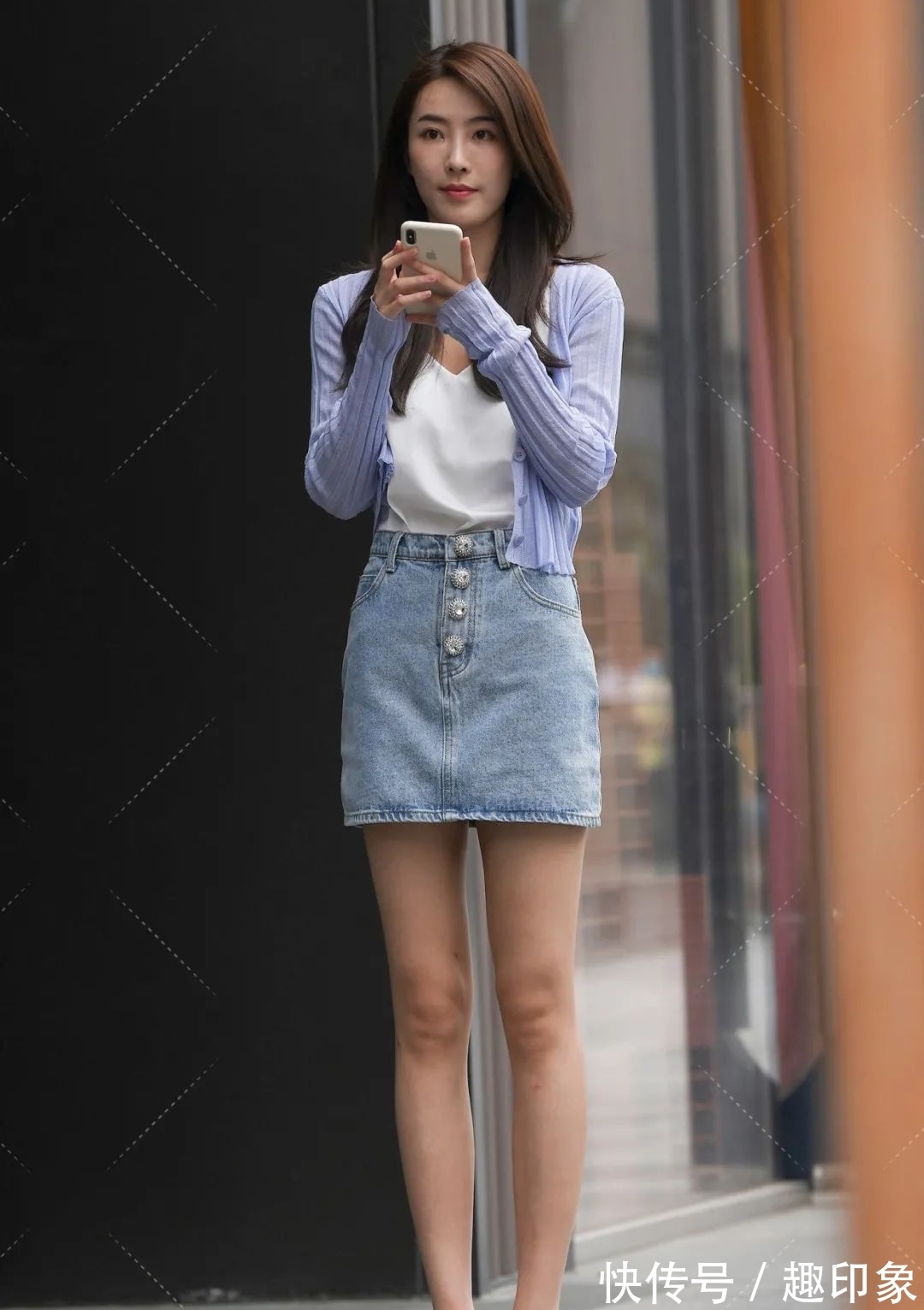 牛仔裙 针织衫和牛仔裙一起穿搭,就是日常穿着的绝佳搭配