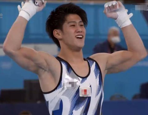 黄子韬|肖若腾摘银牌，李小鹏4位师兄为其打抱不平，连黄子韬都看不下去