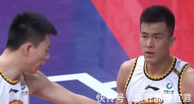 杜锋|广东队惨败辽篮!阿联被戏耍,杜锋苦笑,郭艾伦躺着看比赛