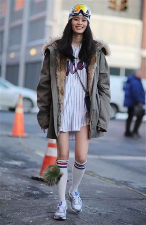  品位|今冬“过膝袜”可少不了，遮肉保暖又减龄，有品位的女人最爱穿它