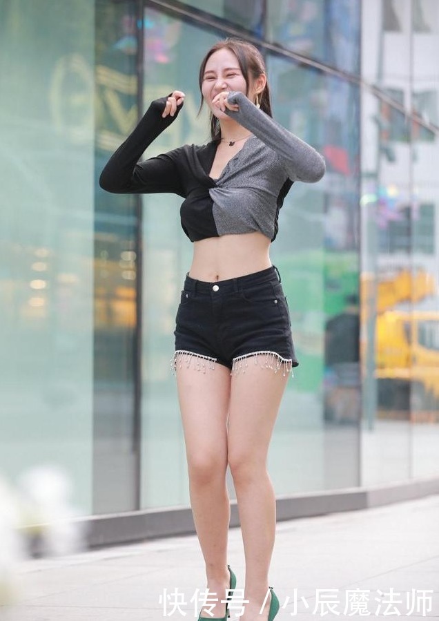 想要把短裤穿好,必须要会配鞋子,笔直纤细的美腿才能展现出来