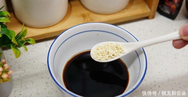 年夜饭茄子超好吃的做法,裹点淀粉,酥香解馋,吃一次忘不了