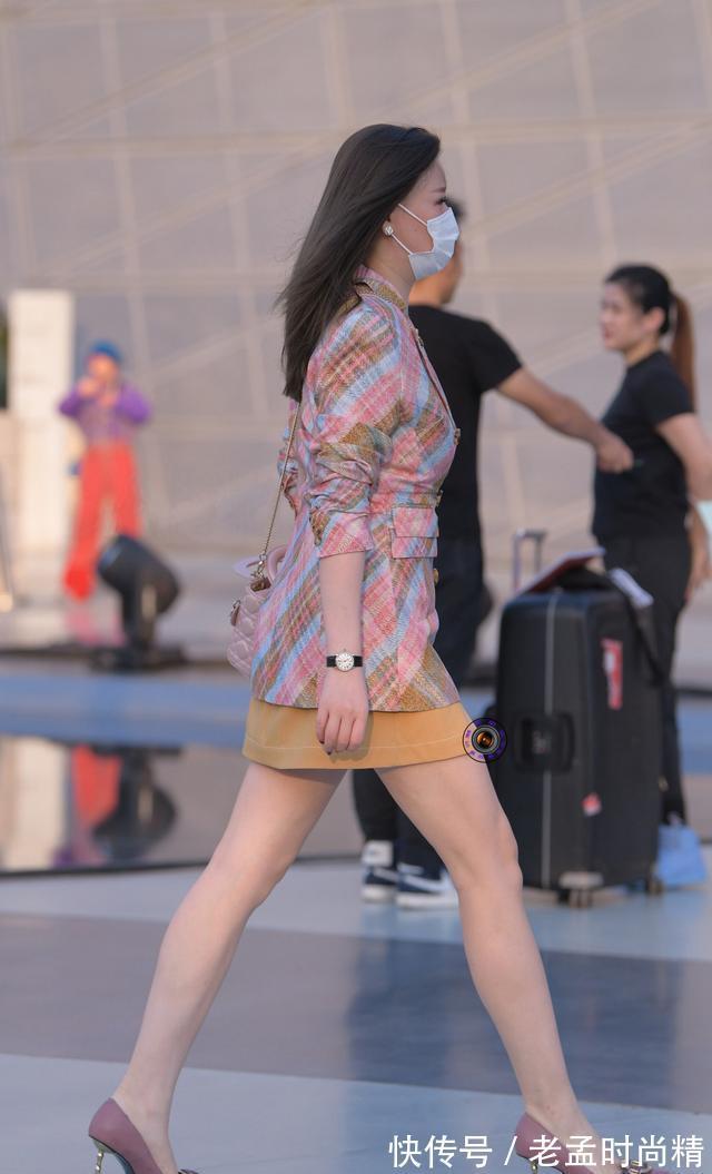 气质|西装搭配短裙今年很流行，再用尖头细跟鞋衬托，增高显瘦更有气质