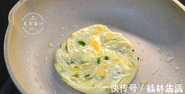 饺子皮这做法火了，百吃不厌，3天不做就馋得慌，我家一周吃5次