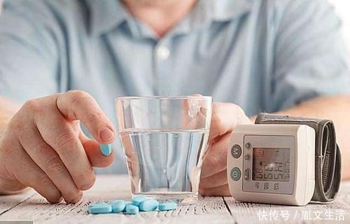 吃阿司匹林|长期吃阿司匹林,竟会出现这种副作用!该停药吗?知道就是赚到