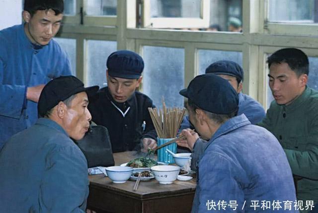 70年代“下馆子”和现在差距有多大顾客不是上帝,但比现在好