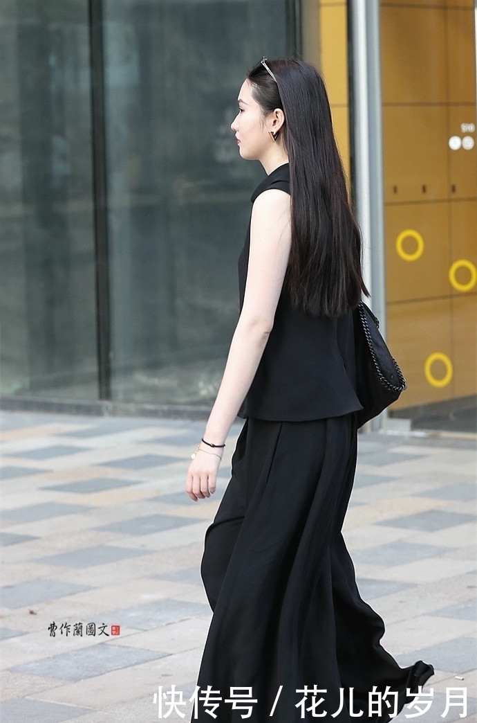 这种裤子被称为“行走的拖把”，可是有人喜欢裤子扫地的感觉