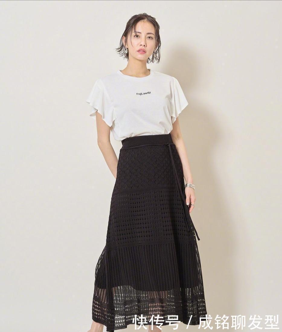 蕾丝|具有高级感的女人，穿搭越简单随意，看这10款搭配就知道品位高低