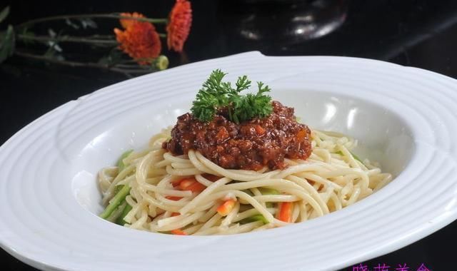 荞麦面|油泼刀削面、酸辣拌面、鸡丝荞麦面、肉酱面、冷汤面的美味做法