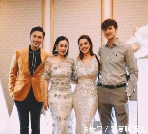 晒照,被子遮盖性感曲线,中指戒指引关注