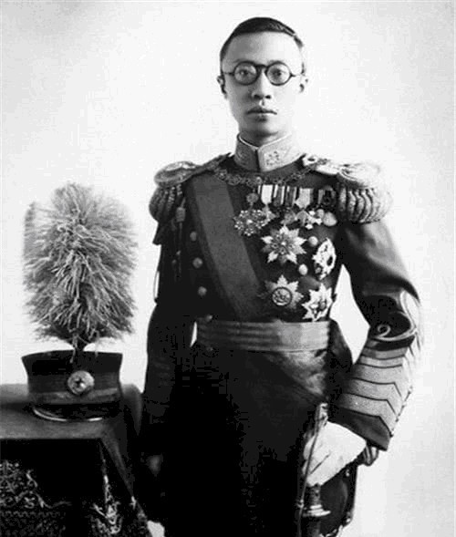 结局|当初与婉容生子,被溥仪用400大洋轰走的侍卫,最终结局如何?