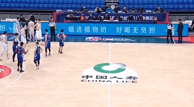 北控男篮|上海男篮逆转大胜北控!李春江和马布里冲突,CBA名哨惹争议