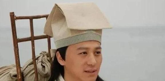 哐哐哐哐!古代一上联:“四盏灯,一个字,酒酒酒酒”,书生的下联堪称经典