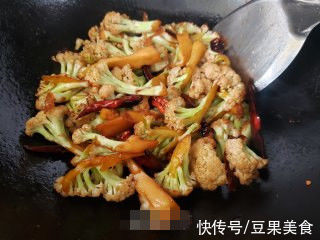 今天我吃光5碗饭的秘诀是爆炒辣菜花...