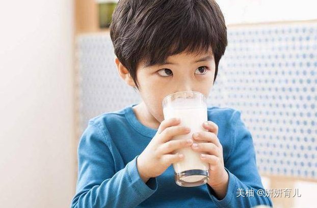 生长激素|孩子不长身高，父母要重视，可能和这3个“坏习惯”有关