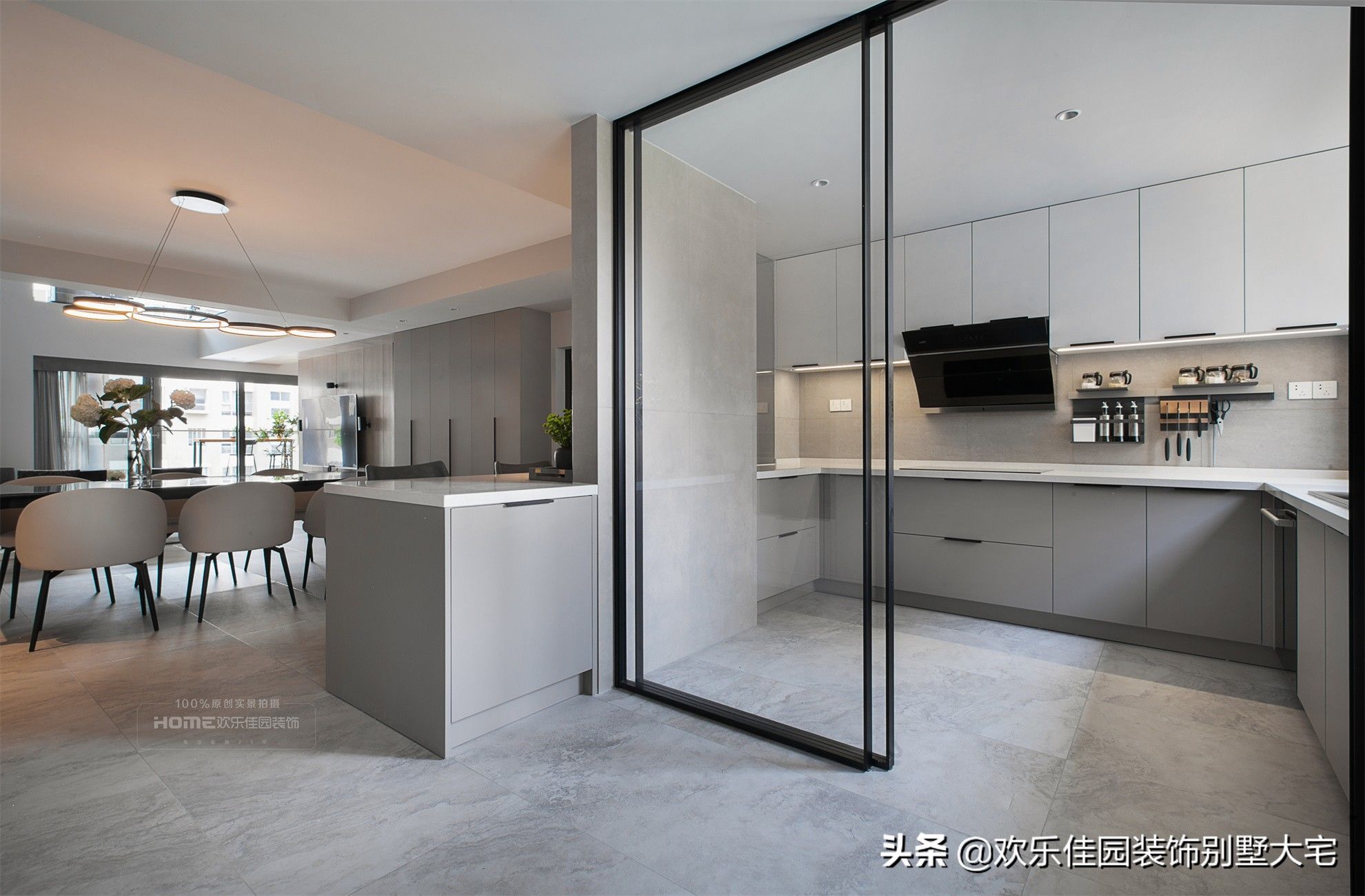 空间|300平现代简约复式，楼梯改造方案绝了