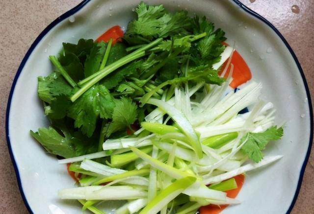  冬季|冬季，我家常吃的凉拌菜，清爽不上火，十分钟上桌，比点外卖强