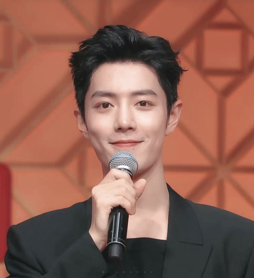 肖战粉丝有多难？多家卫视春晚官宣肖战，三台电视机都不够看！