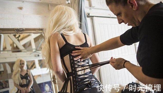 smith|女子为拥有世界最细的腰,每天穿6个小时束身衣,如今腰围仅43cm