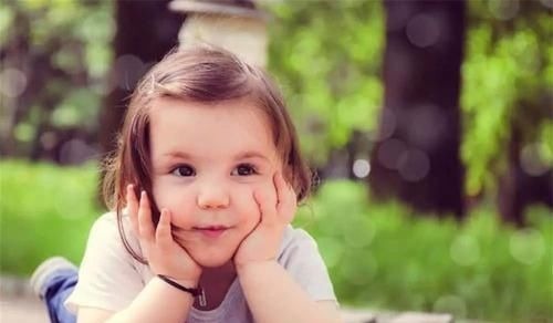 美的眼睛|孩子将来长大智商高不高,从这四方面就能看出来,中的恭喜了