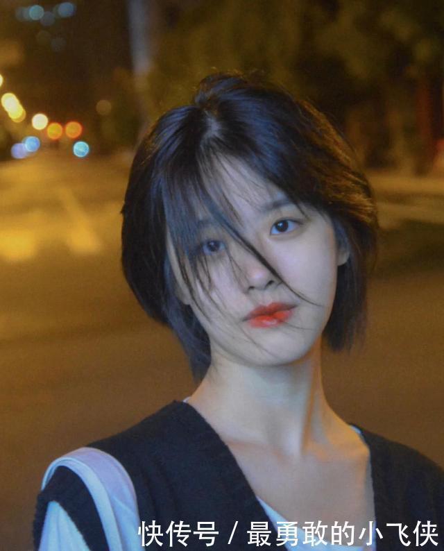 羊毛卷 秋冬都在“剪短发”,超A女神范更有气质,基本都逃不出这4款发型