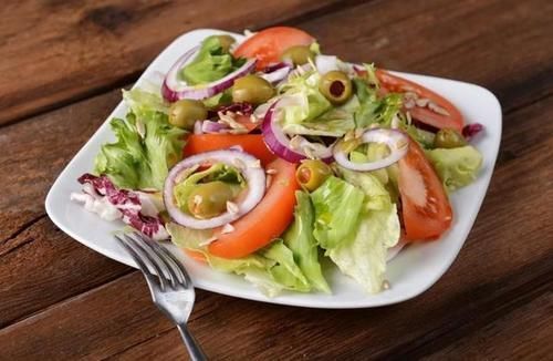 脂质|56岁大姐天天吃素,却得高血脂,医生直言:再吃下去或离脑梗不远