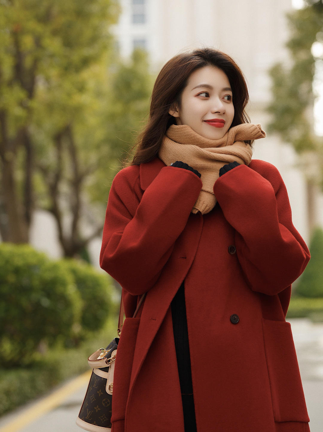 冬季 会穿衣比身材好重要,来看冬季优雅“大衣look”,年轻又时髦