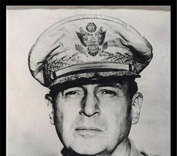 麦克阿瑟|五星上将麦克阿瑟曾评价过日本人,他列举日本人三大性格,很准确