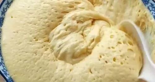 搅拌均匀|1碗玉米面,2个鸡蛋,不用揉面不用蒸,出锅后蓬松喧软吃不够