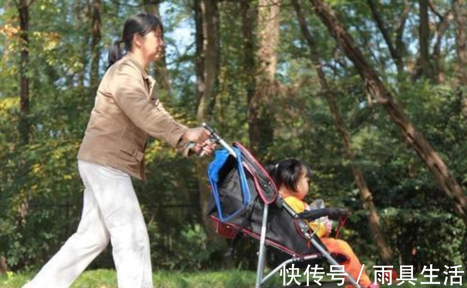 高龄|46岁妈妈偶遇46岁奶奶,明明是同一年龄,差距不是一星半点