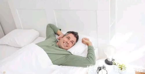 褪黑素|夜里总是失眠?或是缺乏3种营养!若能及时补充,一觉睡到大天亮