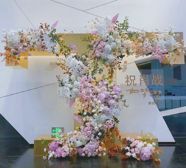 中秋|花海成绝唱，浪漫延至今，品牌爸爸接棒粉丝给肖战的硬核“应援”