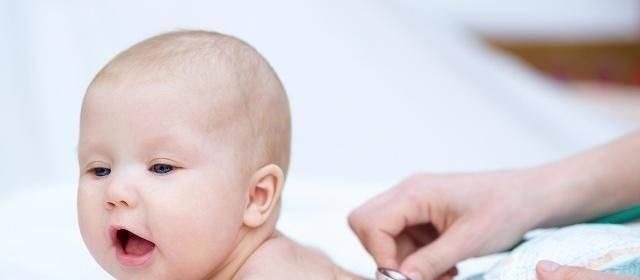 衣服|宝宝有这3种“表现”,可能是冷了,妈妈记得给宝宝添加衣服!