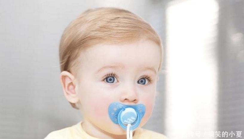 安抚奶嘴|要不要给宝宝使用安抚奶嘴?宝妈要看完它的利与弊后,再做决定!