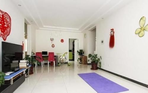 卫生间|晒晒我的婚房,客厅连沙发都没有,直接坐地上,还有更寒酸的吗?