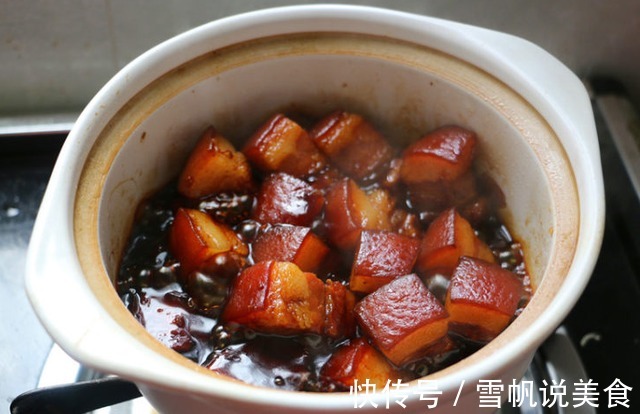 做红烧肉，掌握3个窍门，出锅后香味浓郁，色泽红亮，软糯不柴