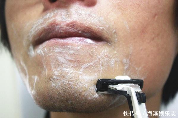 再三提醒:男性刮胡子避开三个时间,大多数男性都错