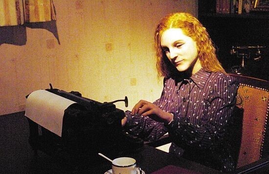 徐志摩|看徐志摩从离婚到再婚,勇敢表白的她被拒绝,回家选择与丈夫分居