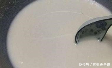 米醋加它抹头发,白发逐渐变黑,回家赶快试试