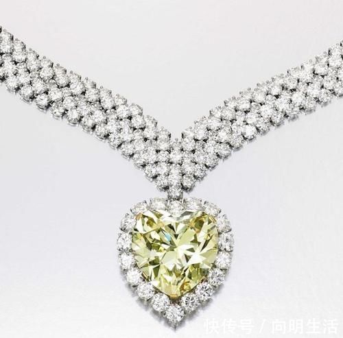 大珍珠 辛普森夫人的珠宝欣赏,这条珍珠项链,形状几乎完美,光泽亮丽