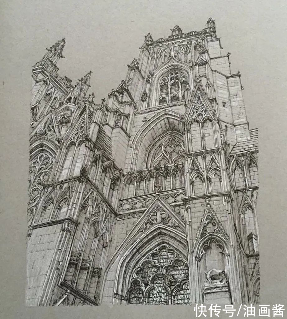 素描@英国女孩手绘哥特式建筑，复杂精致的素描令人吃惊，质感绝了